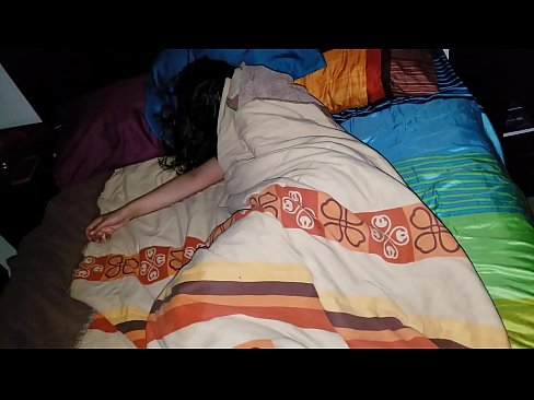 ❤️ ස්ටේප්සන් තම තරුණ සුළු මව නිදා සිටියදී ඇයට බැණ වදියි. ️❌ ගුද අශ්ලීල අප වෙත  ❌